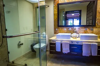 מלון פלאייה דל כרמן El Faro Oceanfront By Bric 4*,  מקסיקו